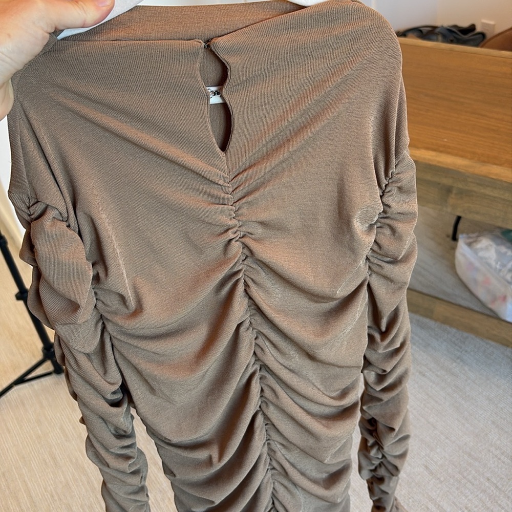 Astr Brown Ruched Mini Dress - Picture 5 of 8